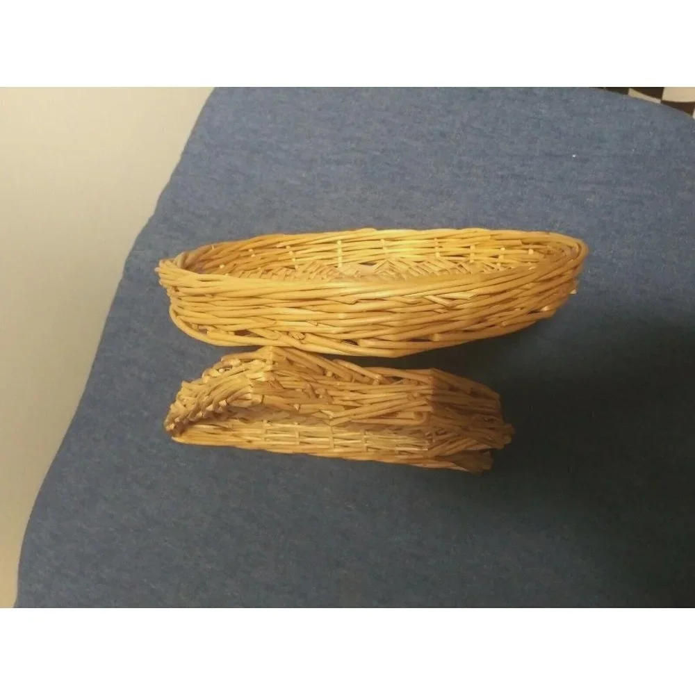 Set of 2 New Wicker Trays/plates Christmas Tree Shaped & Round